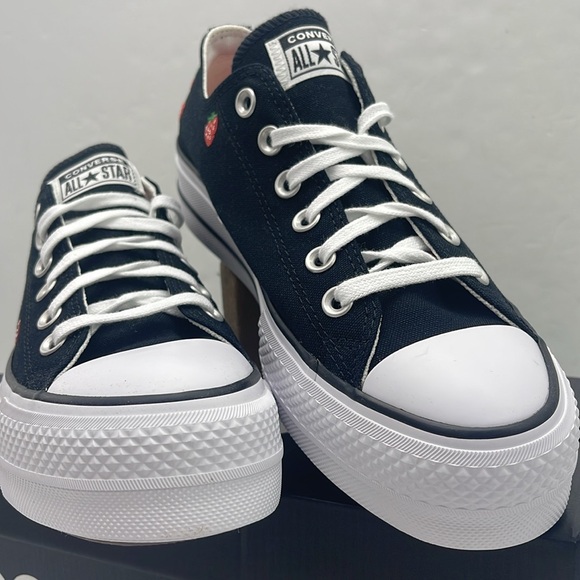 Converse WMNS Black Platform Sneakers A14935F
CTAS LIFT OX
BLACK/SOFT RED - Picture 5 of 16